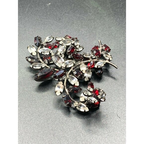 Schreiner Trembler Brooch Red and Clear 1950s Fancy Pin Unsigned Needs REPAIR - Picture 5 of 9